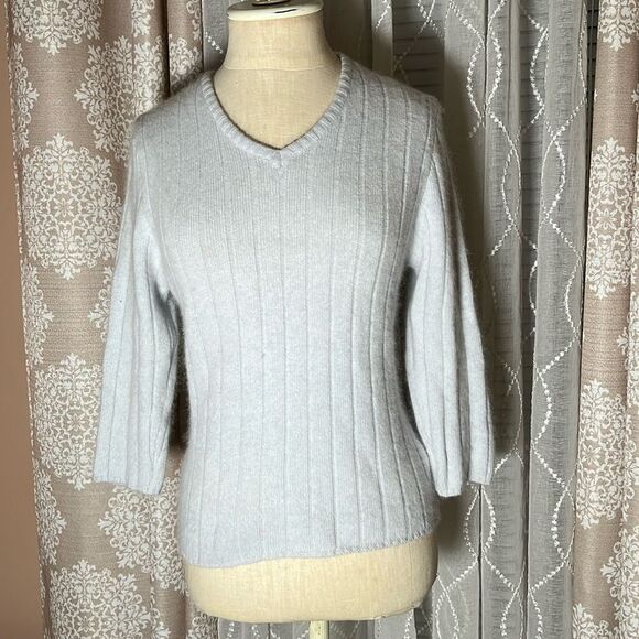 Vintage angora blend Sweater size medium - Picture 1 of 6
